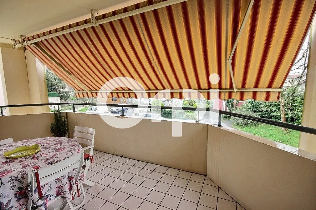 Appartement T3 à Billère avec terrasse, garage et emplacement idéal 