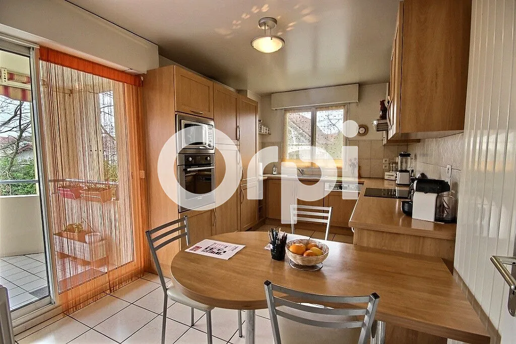 Appartement T3 à Billère avec terrasse, garage et emplacement idéal 