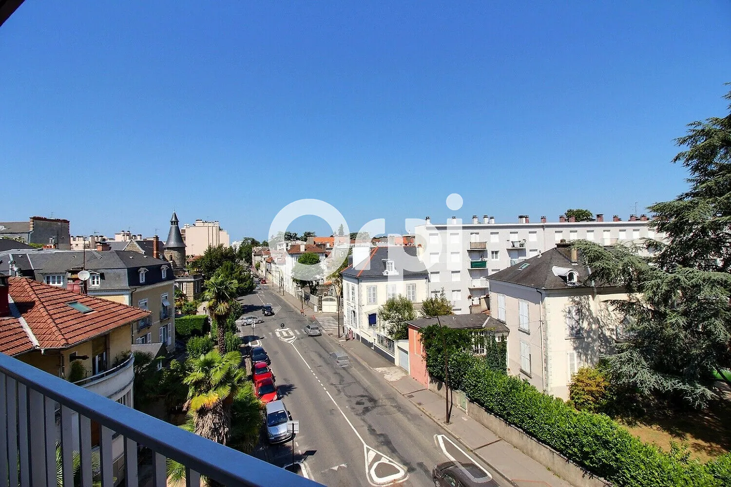 Appartement de 57 m² au centre de Pau avec balcon, cave et parking 