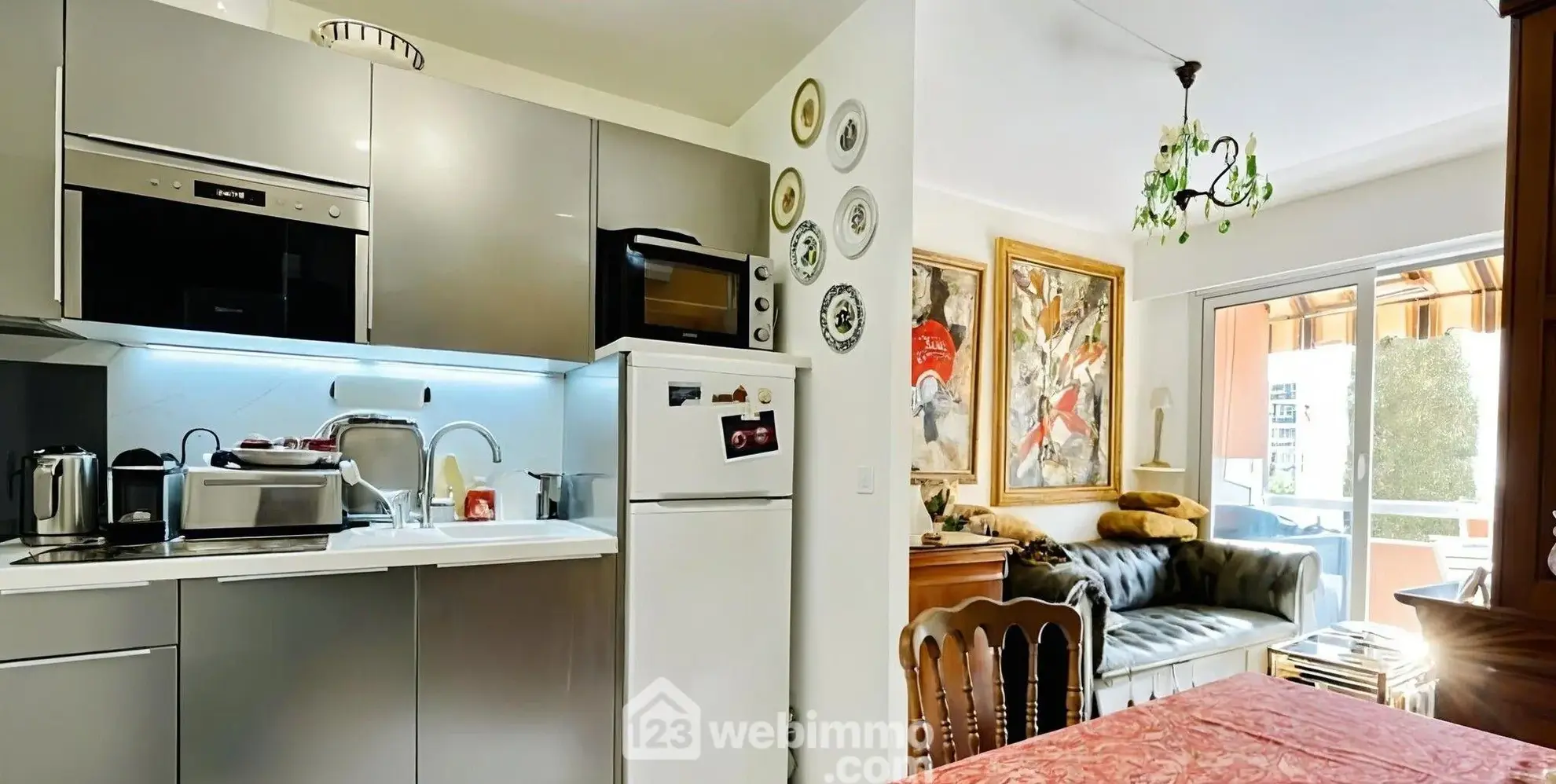 Appartement à Sainte-Maxime de 25m² avec terrasse, piscine et emplacement idéal 