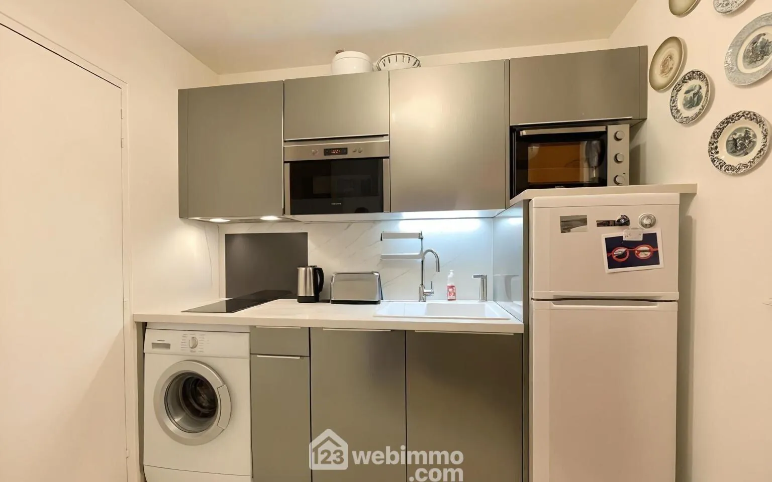Appartement à Sainte-Maxime de 25m² avec terrasse, piscine et emplacement idéal 