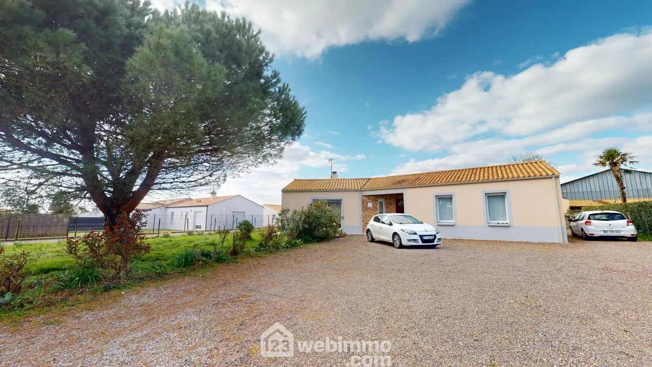 Vente maison 105 m² au Le Bernard avec jardin, dépendance et 4 chambres 