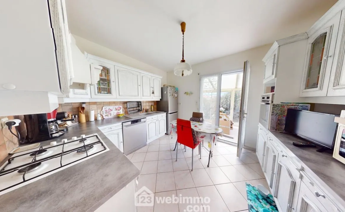 Vente maison 105 m² au Le Bernard avec jardin, dépendance et 4 chambres 