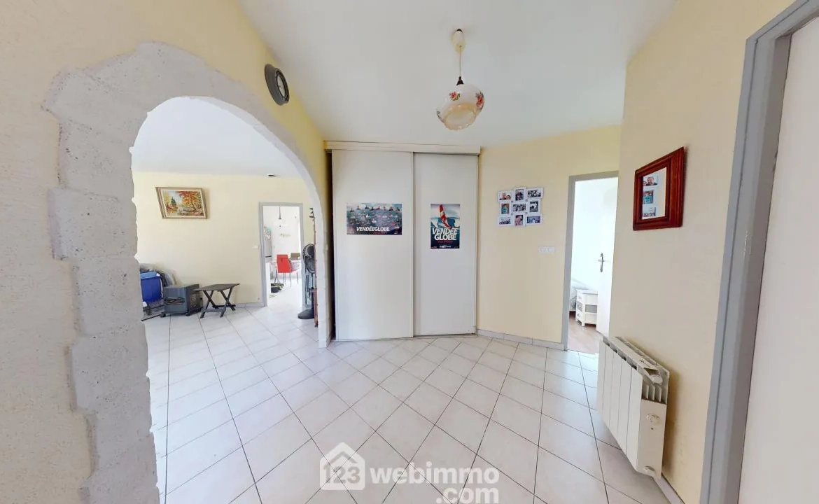 Vente maison 105 m² au Le Bernard avec jardin, dépendance et 4 chambres 