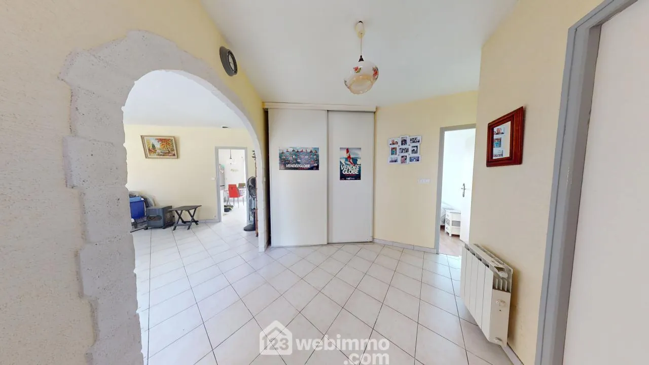 Vente maison 105 m² au Le Bernard avec jardin, dépendance et 4 chambres 