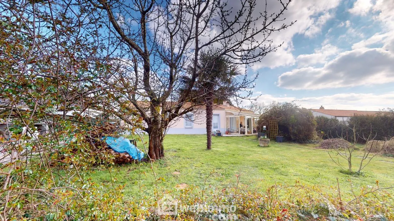 Vente maison 105 m² au Le Bernard avec jardin, dépendance et 4 chambres 