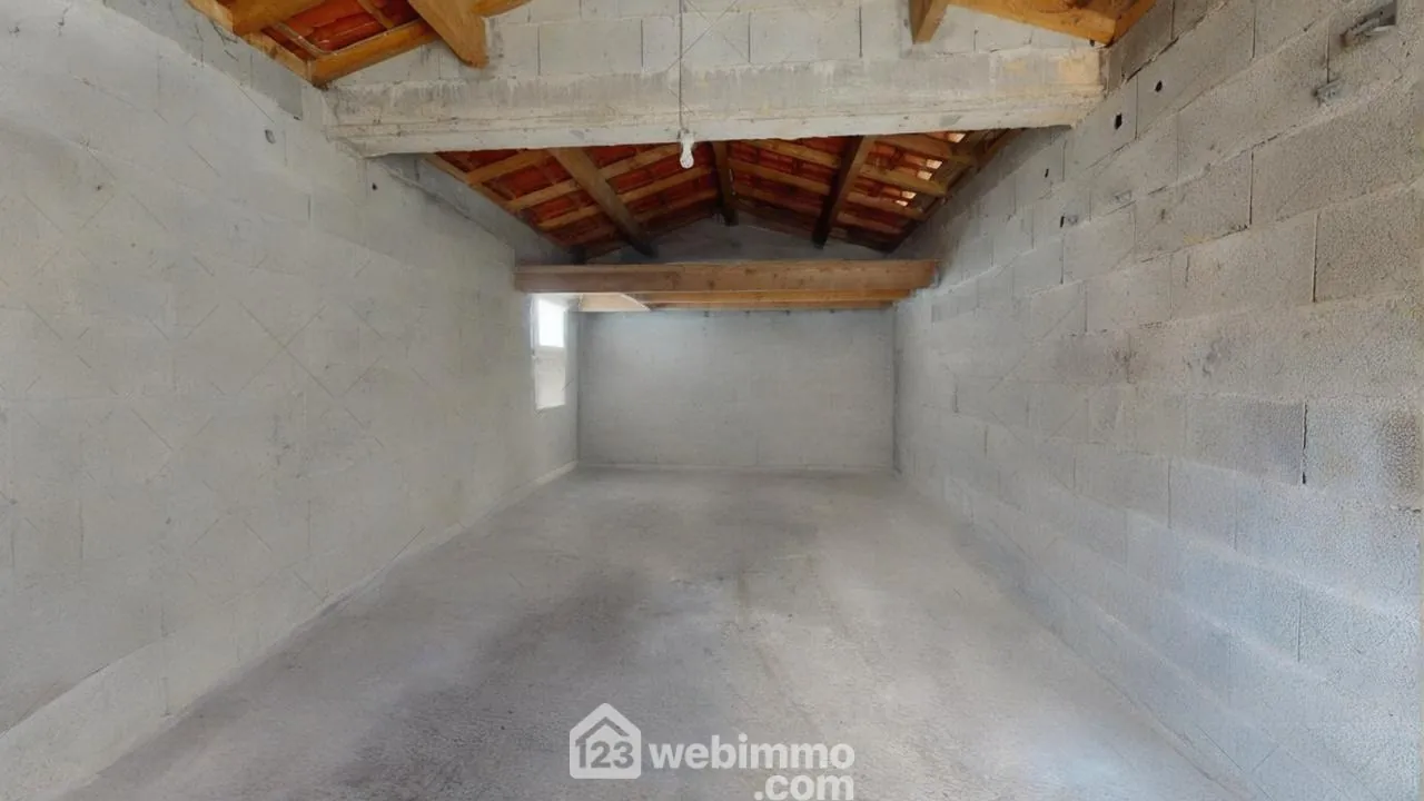 Vente maison 105 m² au Le Bernard avec jardin, dépendance et 4 chambres 