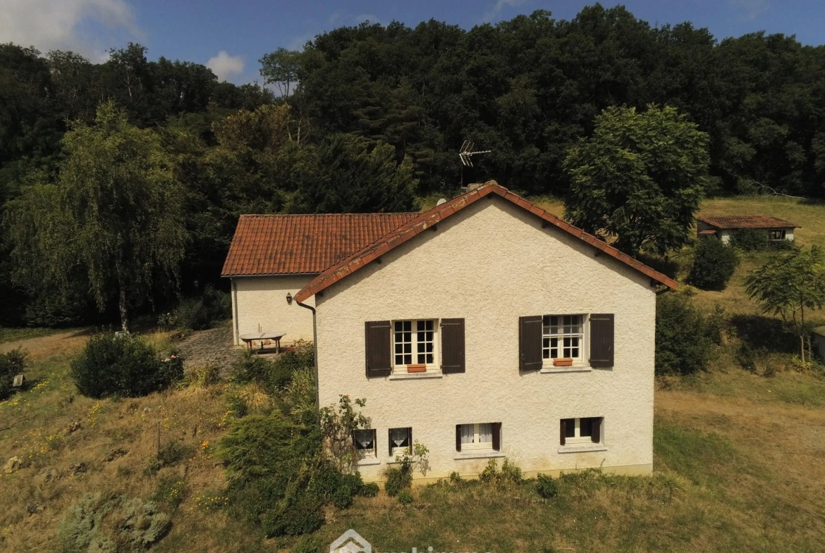 Maison de plain-pied à Vaux-sur-Vienne de 181 m² avec grand terrain 