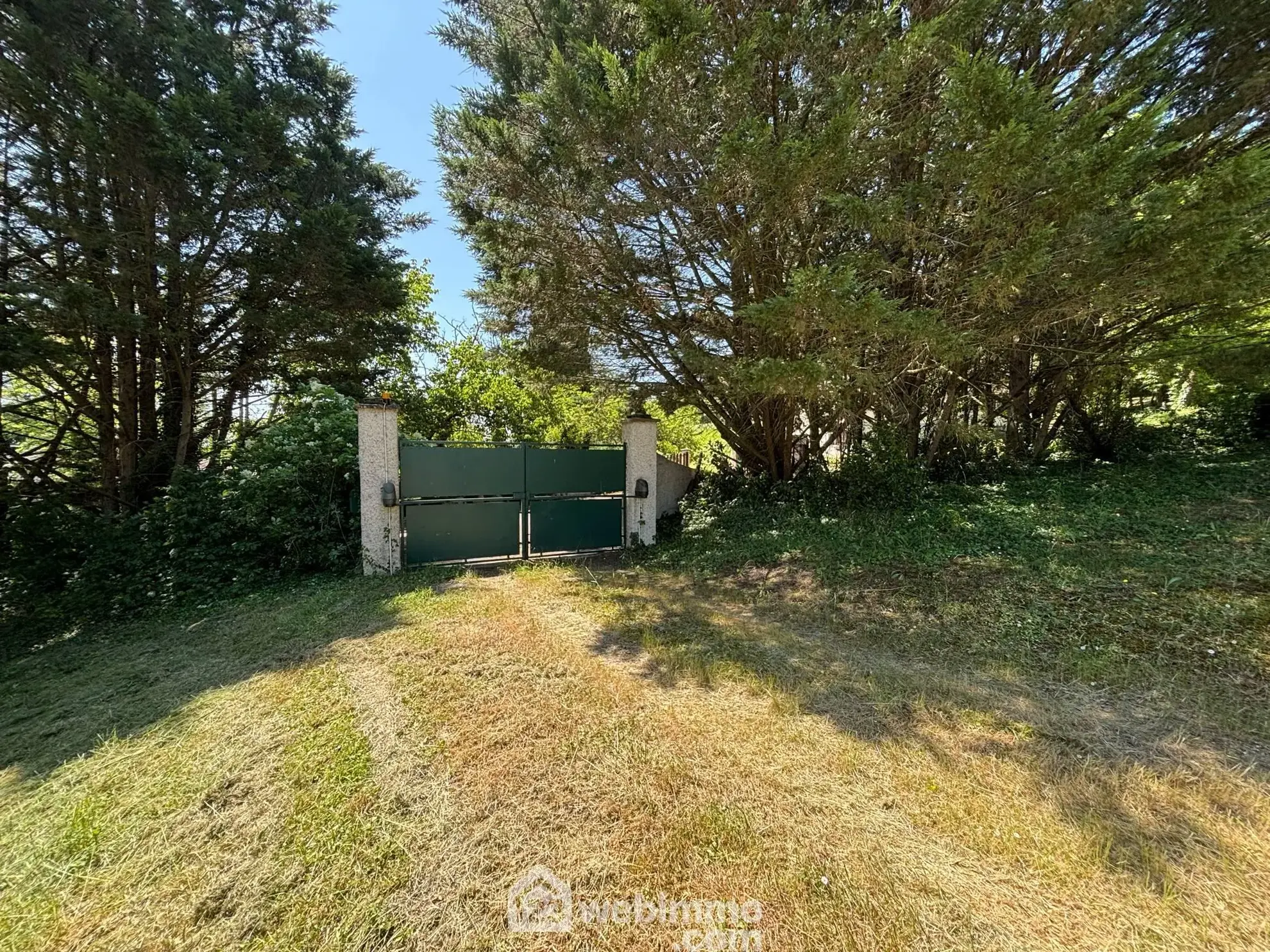 Maison de plain-pied à Vaux-sur-Vienne de 181 m² avec grand terrain 