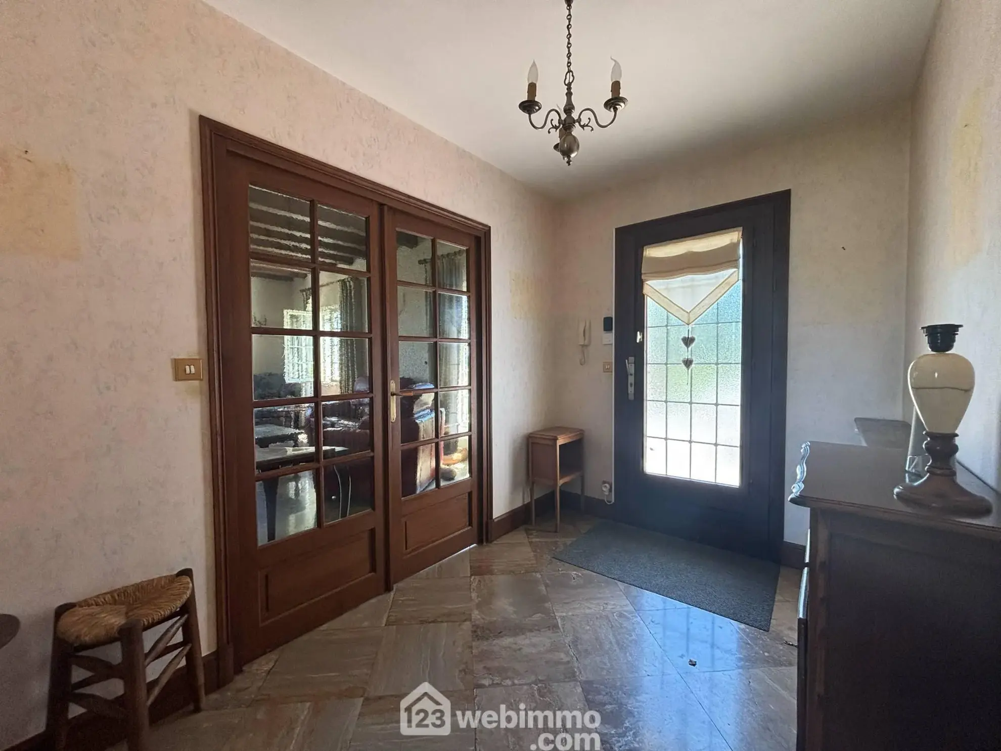 Maison de plain-pied à Vaux-sur-Vienne de 181 m² avec grand terrain 