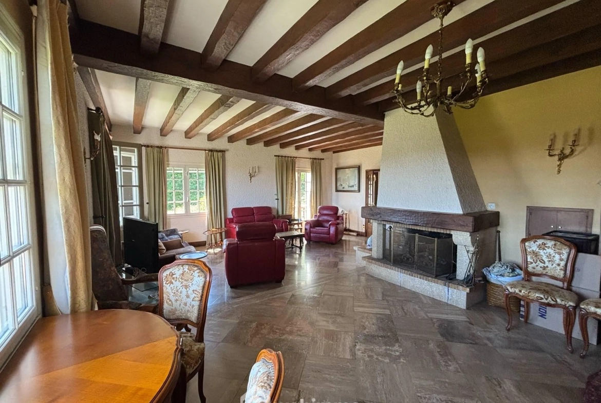 Maison de plain-pied à Vaux-sur-Vienne de 181 m² avec grand terrain 