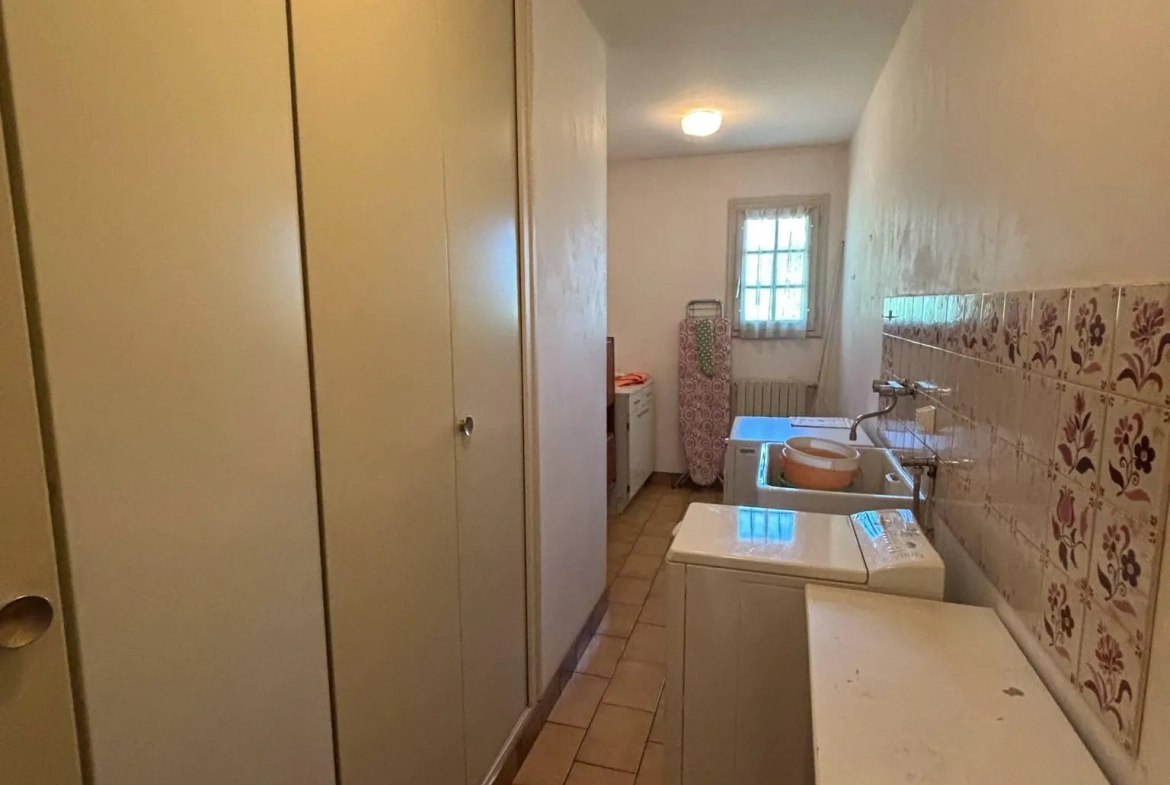 Maison de plain-pied à Vaux-sur-Vienne de 181 m² avec grand terrain 