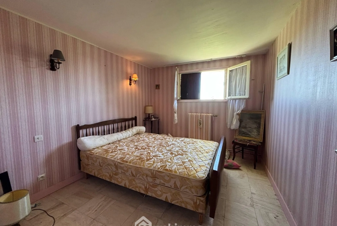 Maison de plain-pied à Vaux-sur-Vienne de 181 m² avec grand terrain 