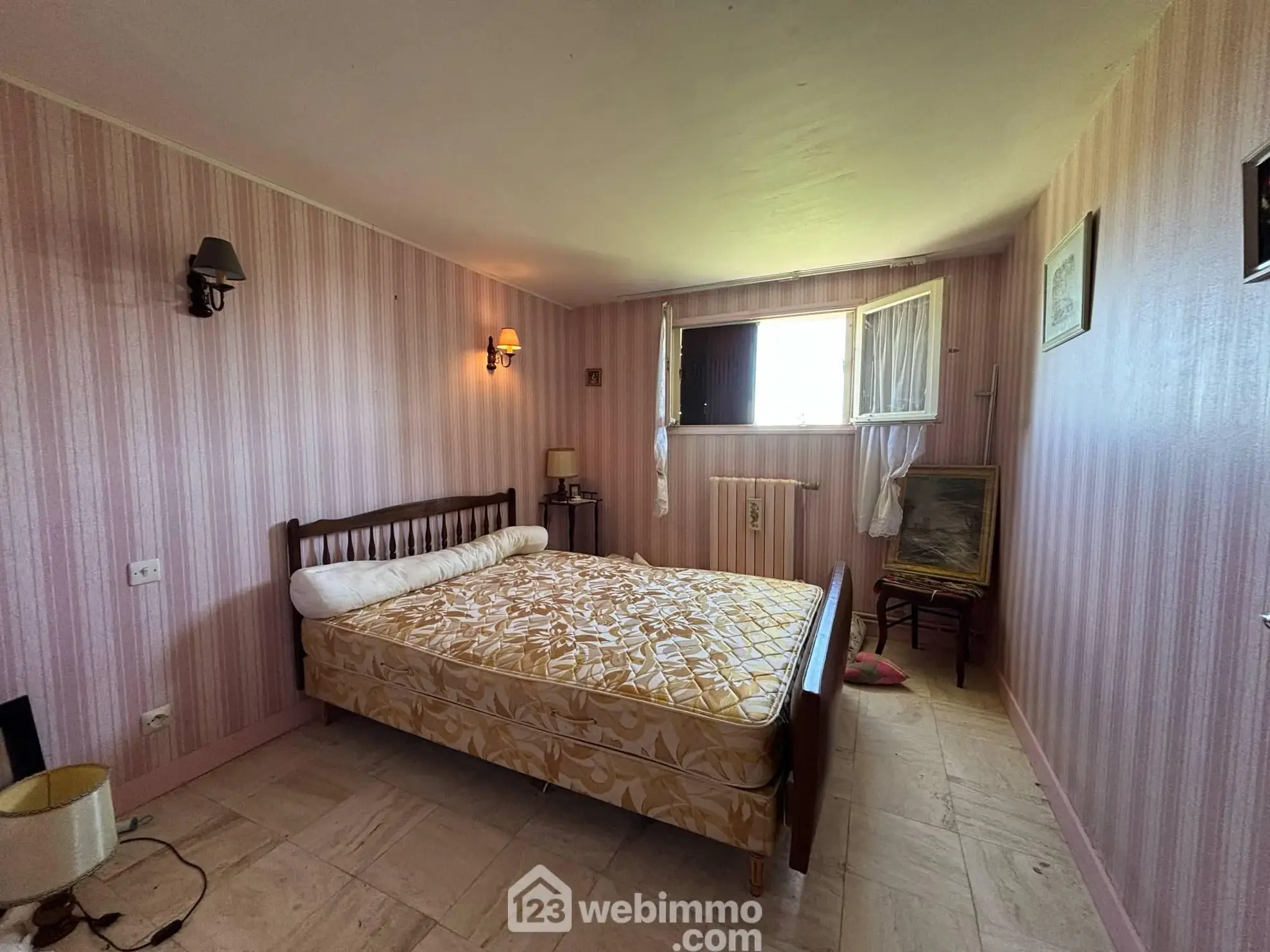 Maison de plain-pied à Vaux-sur-Vienne de 181 m² avec grand terrain 