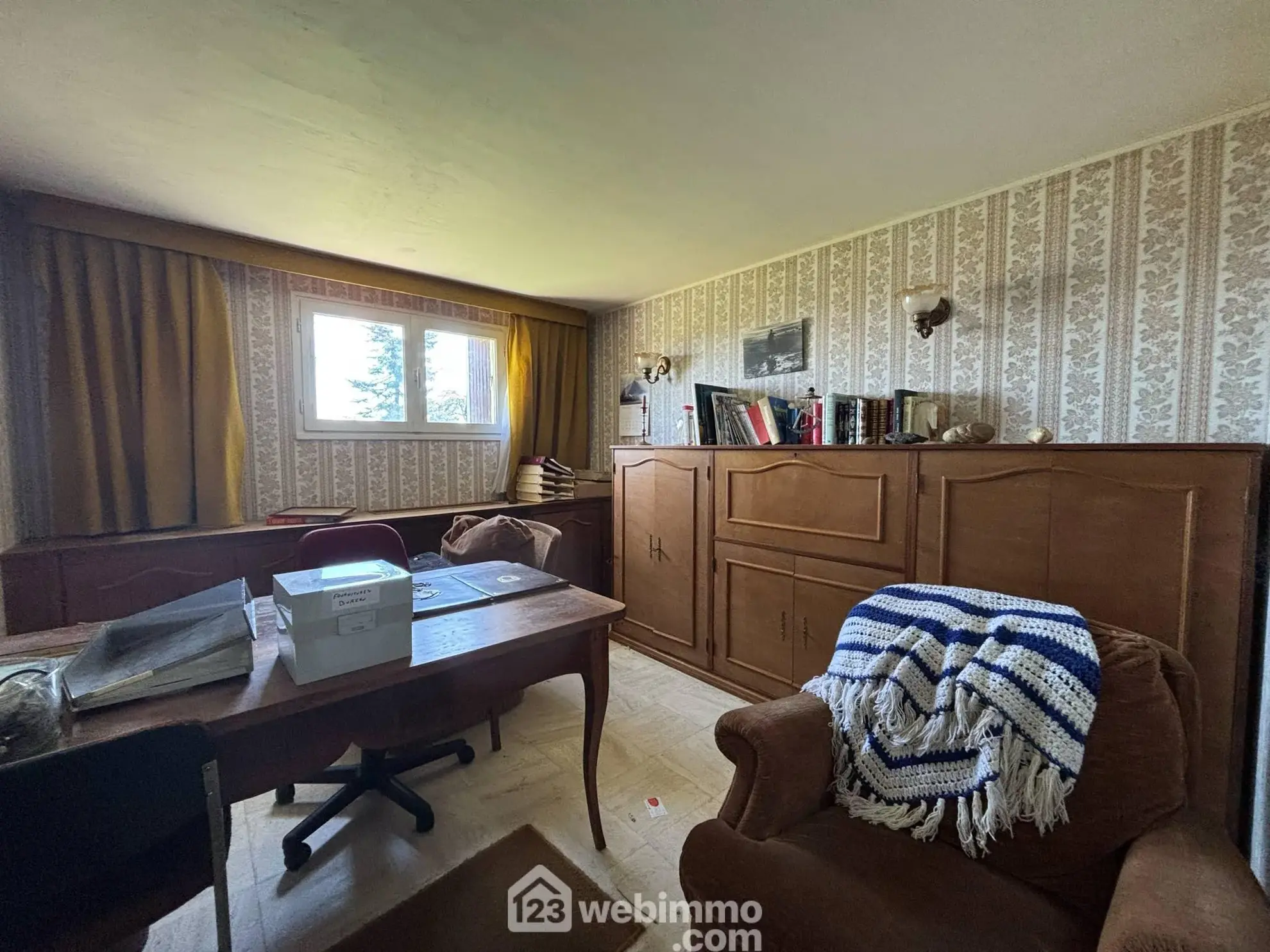 Maison de plain-pied à Vaux-sur-Vienne de 181 m² avec grand terrain 