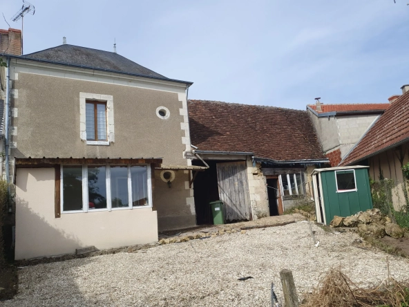 Maison à rénover à vendre à 15 km de Valençay avec jardin et 2 chambres
