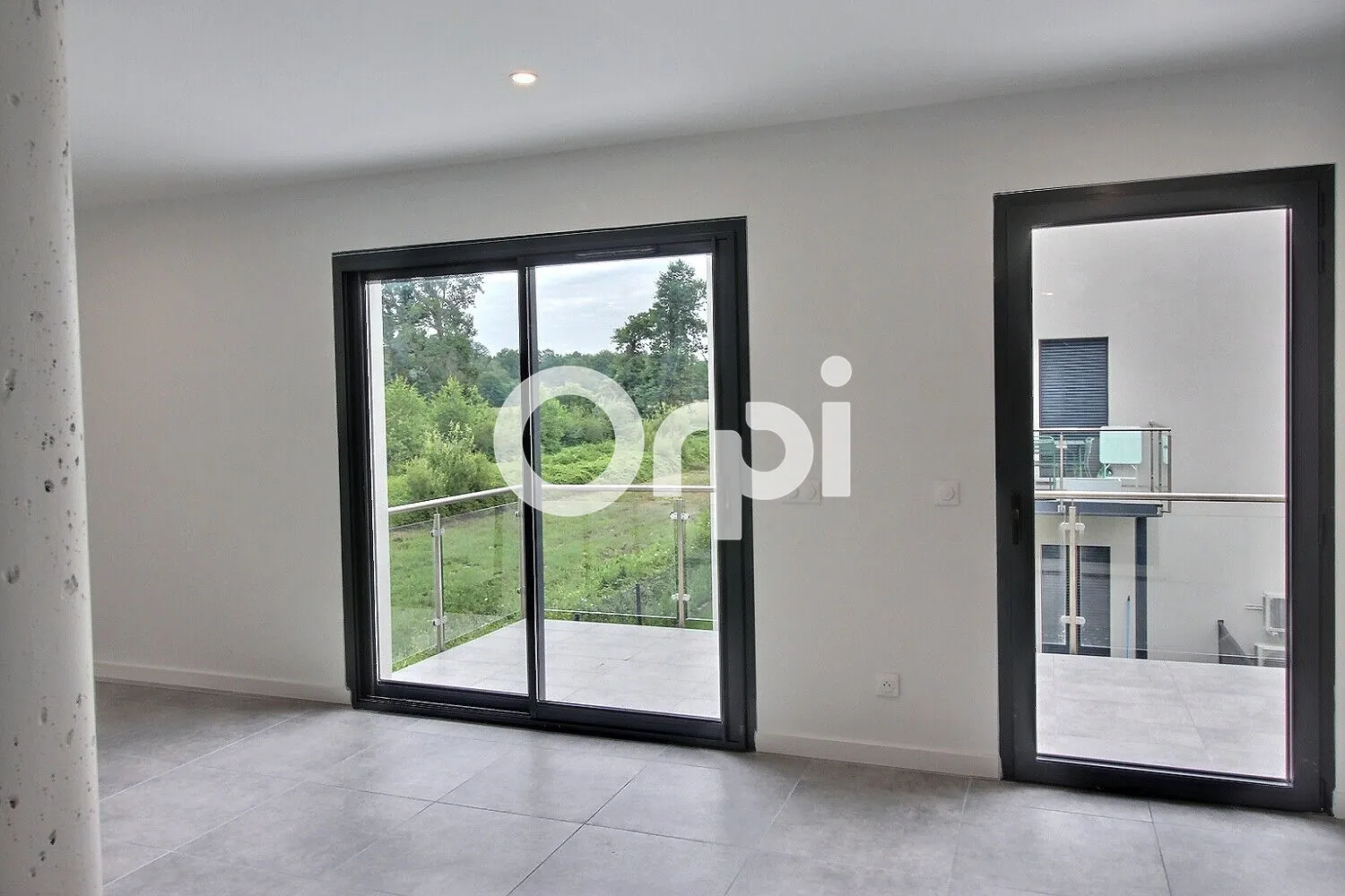 Appartement duplex neuf à Idron avec terrasse et parking, performance énergétique A 