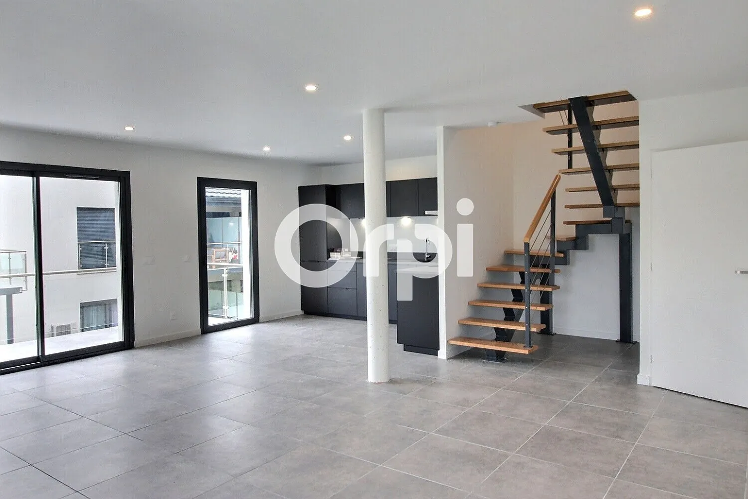 Appartement duplex neuf à Idron avec terrasse et parking, performance énergétique A 