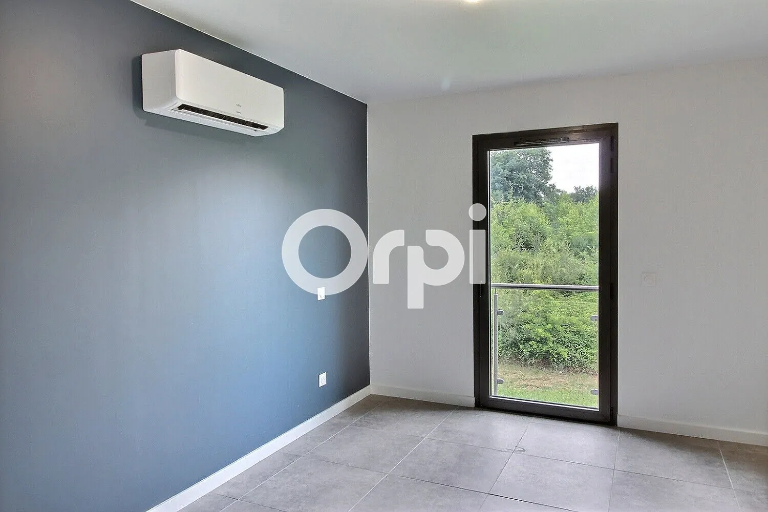 Appartement duplex neuf à Idron avec terrasse et parking, performance énergétique A 