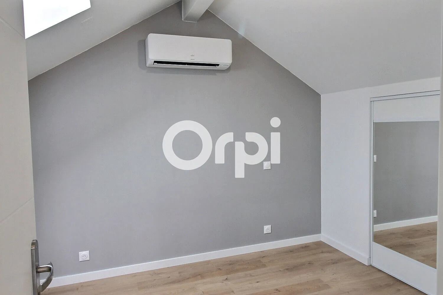 Appartement duplex neuf à Idron avec terrasse et parking, performance énergétique A 