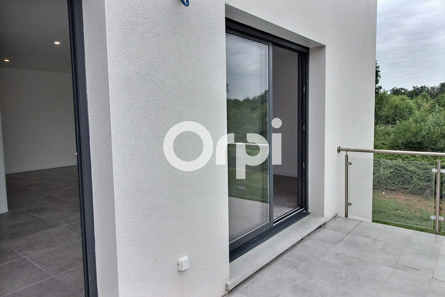 Appartement duplex neuf à Idron avec terrasse et parking, performance énergétique A 
