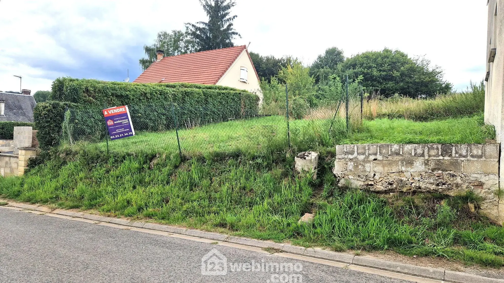 Terrain à bâtir de 886 m² à Suzy - Opportunité à saisir 