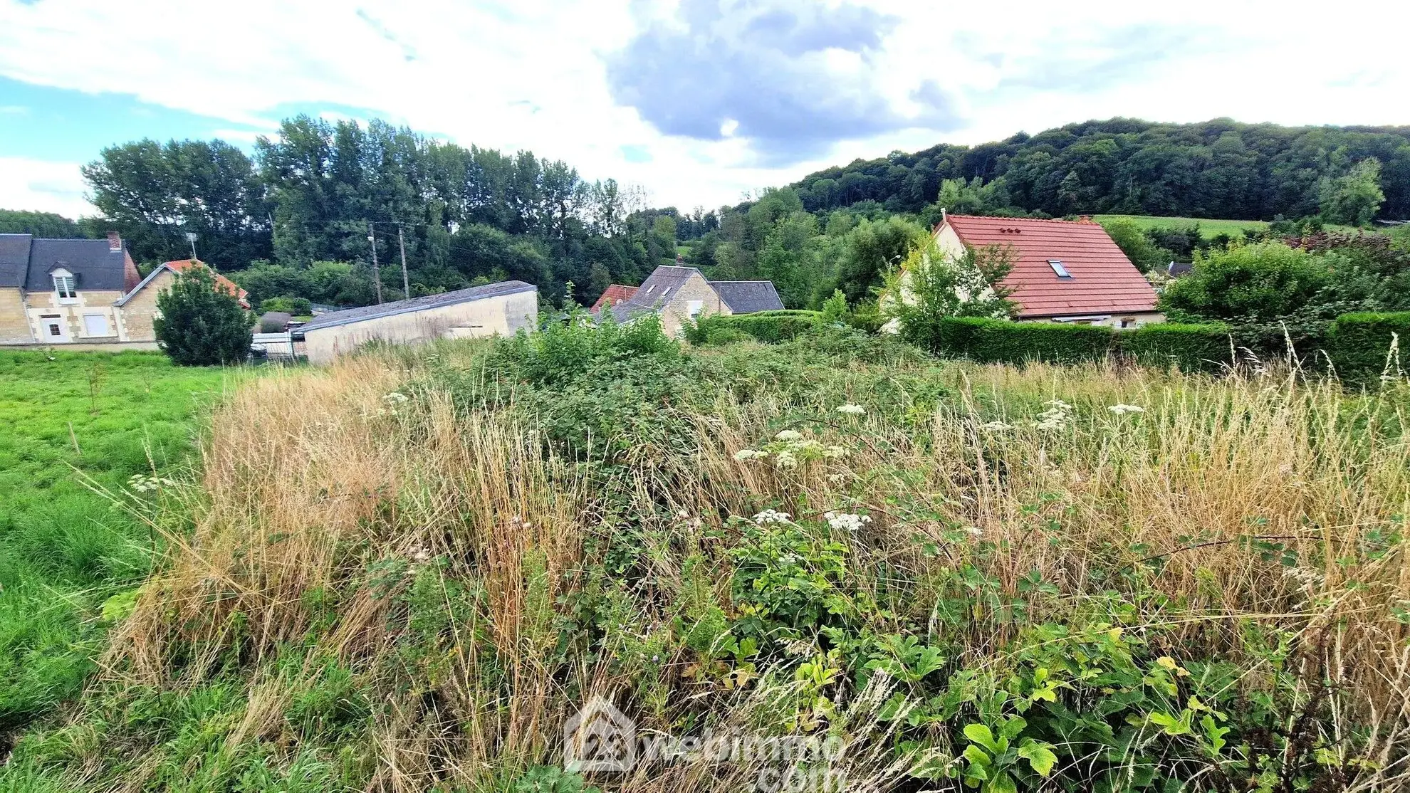 Terrain à bâtir de 886 m² à Suzy - Opportunité à saisir 