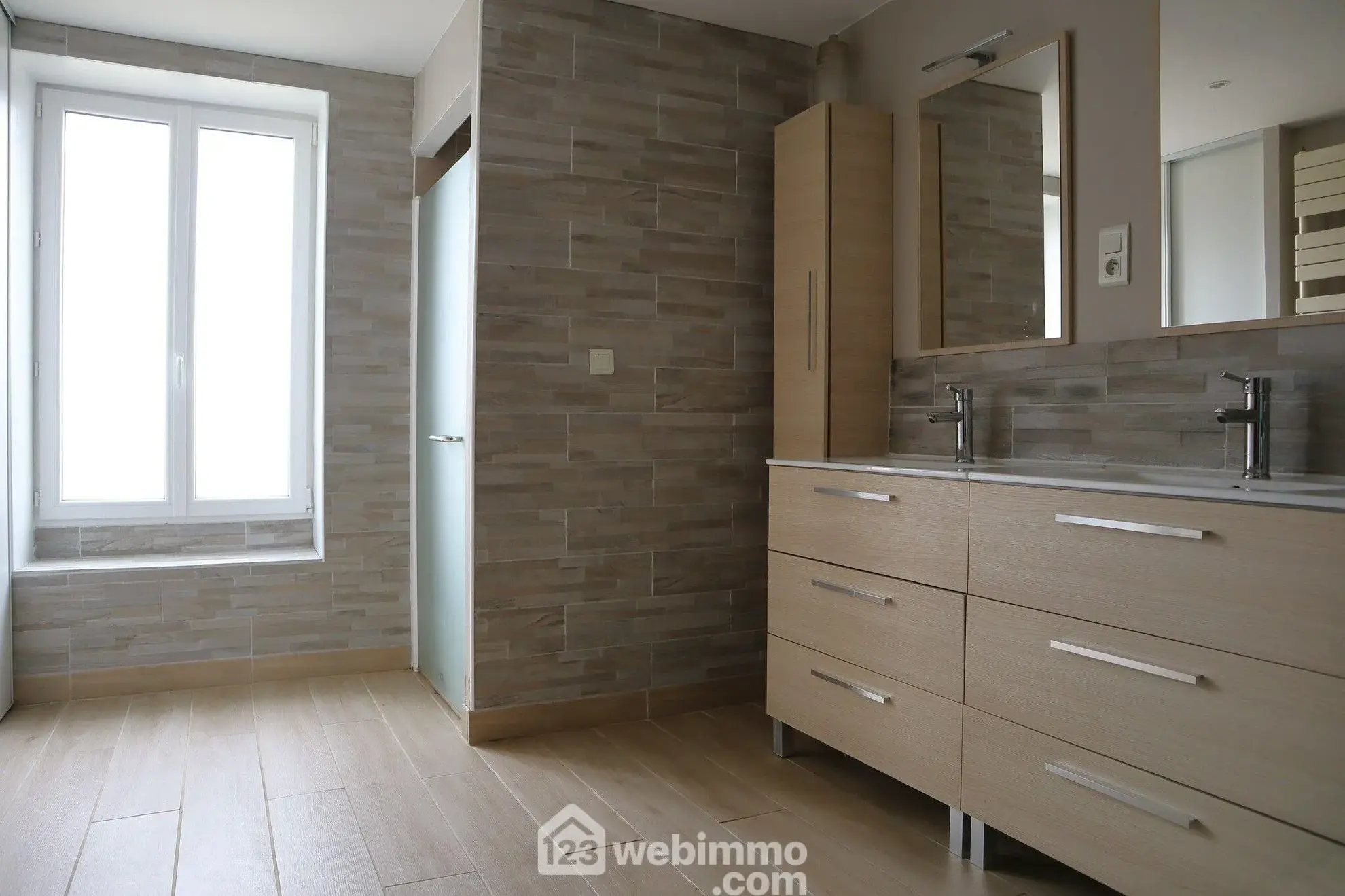 Longère de 229 m² avec terrain à Moulismes – Maison familiale rénovée 