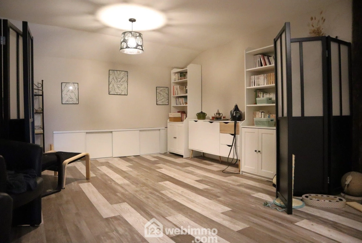 Longère de 229 m² avec terrain à Moulismes – Maison familiale rénovée 