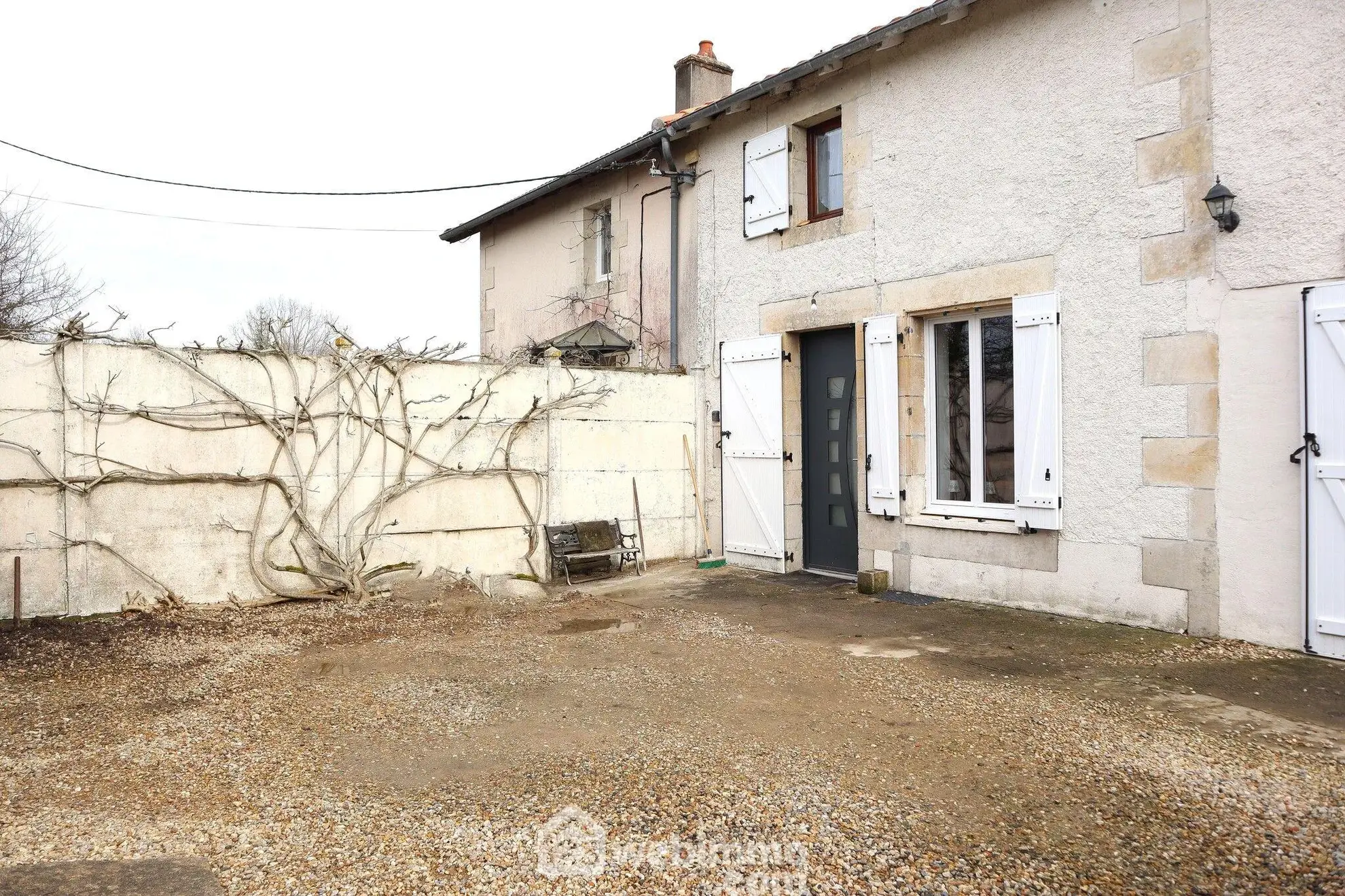 Longère de 229 m² avec terrain à Moulismes – Maison familiale rénovée 