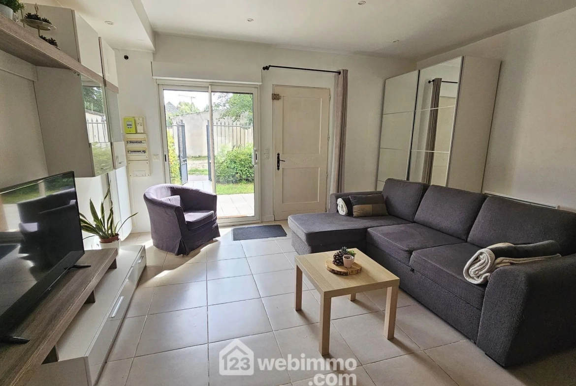 Maison de 65 m² avec jardins et terrasses à Arbonne-la-Forêt 