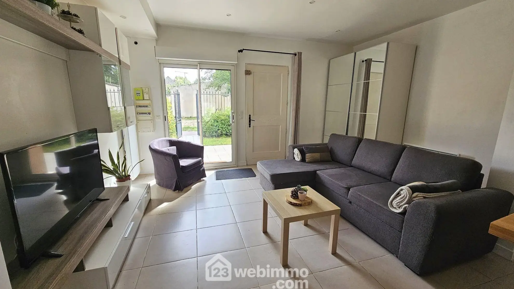 Maison de 65 m² avec jardins et terrasses à Arbonne-la-Forêt 