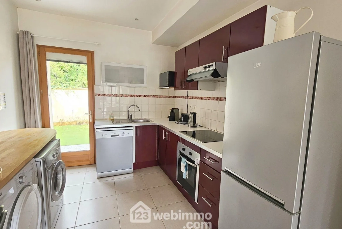 Maison de 65 m² avec jardins et terrasses à Arbonne-la-Forêt 