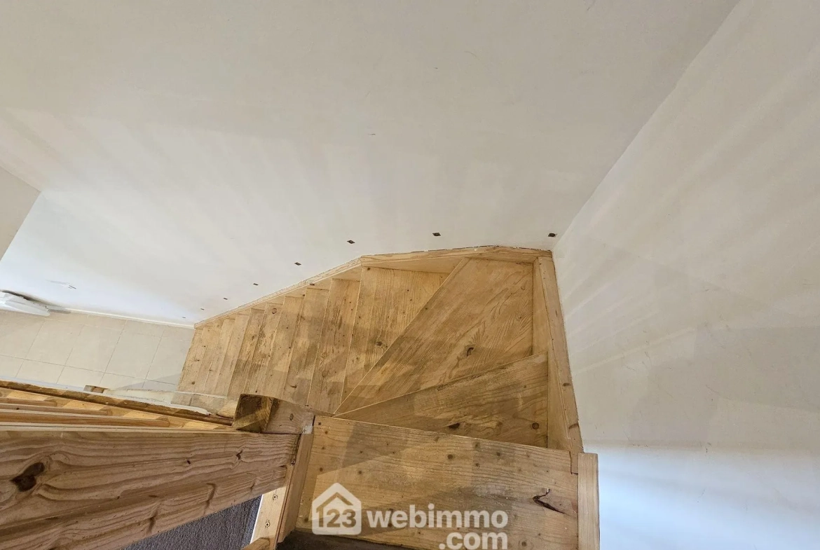 Maison de 65 m² avec jardins et terrasses à Arbonne-la-Forêt 