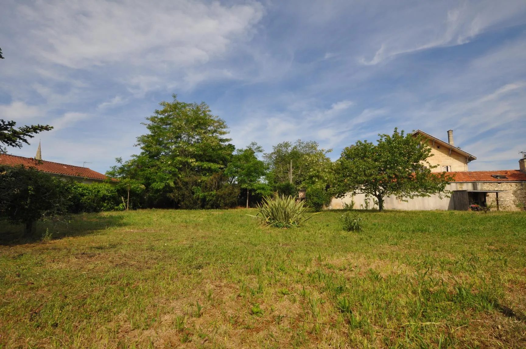 Terrain à bâtir de 1000 m² à Portets, centre-ville, lotissement privé 