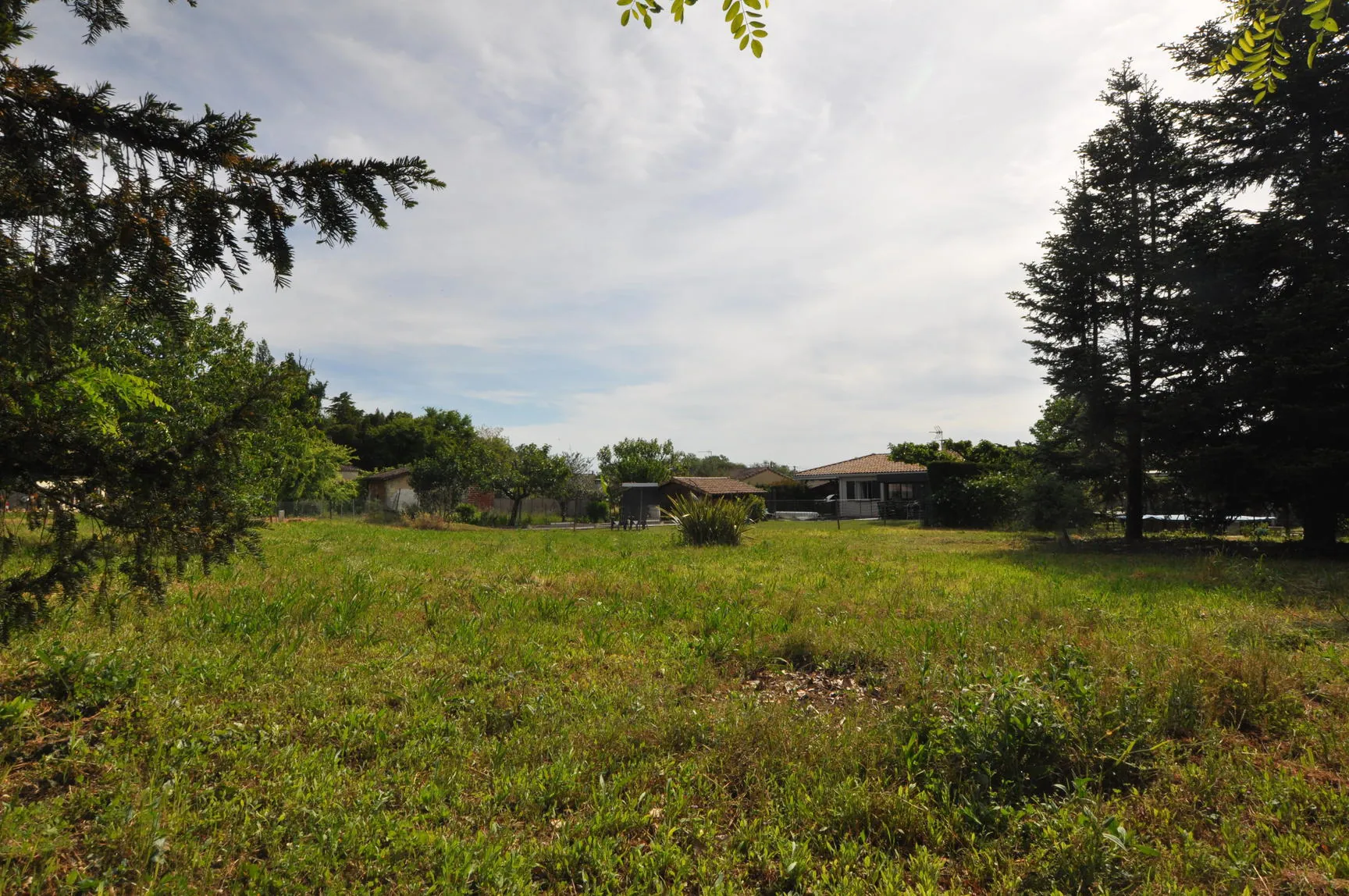 Terrain à bâtir de 1000 m² à Portets, centre-ville, lotissement privé 