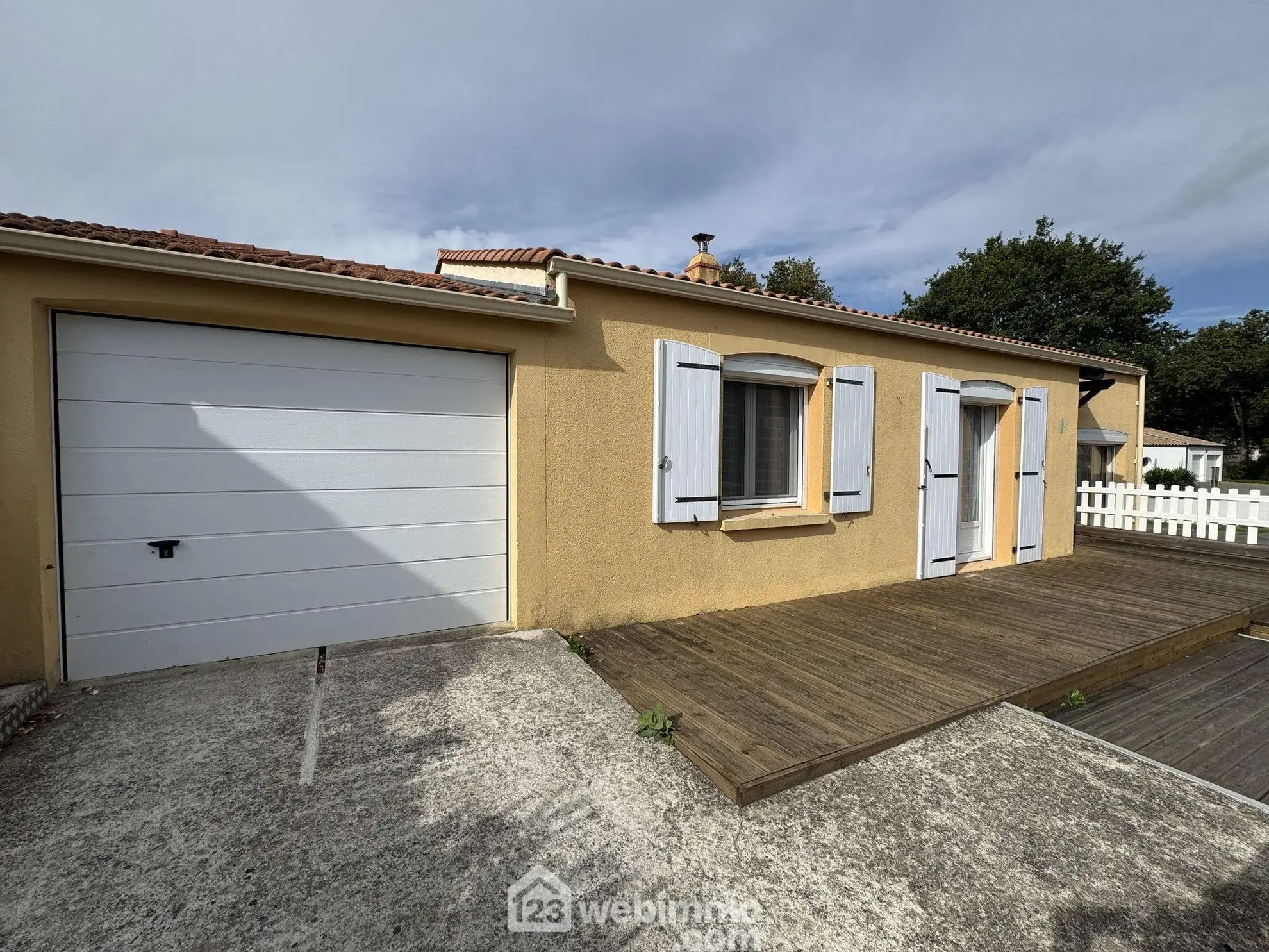Maison de plain-pied lumineuse de 79 m² à Poiroux avec jardin 