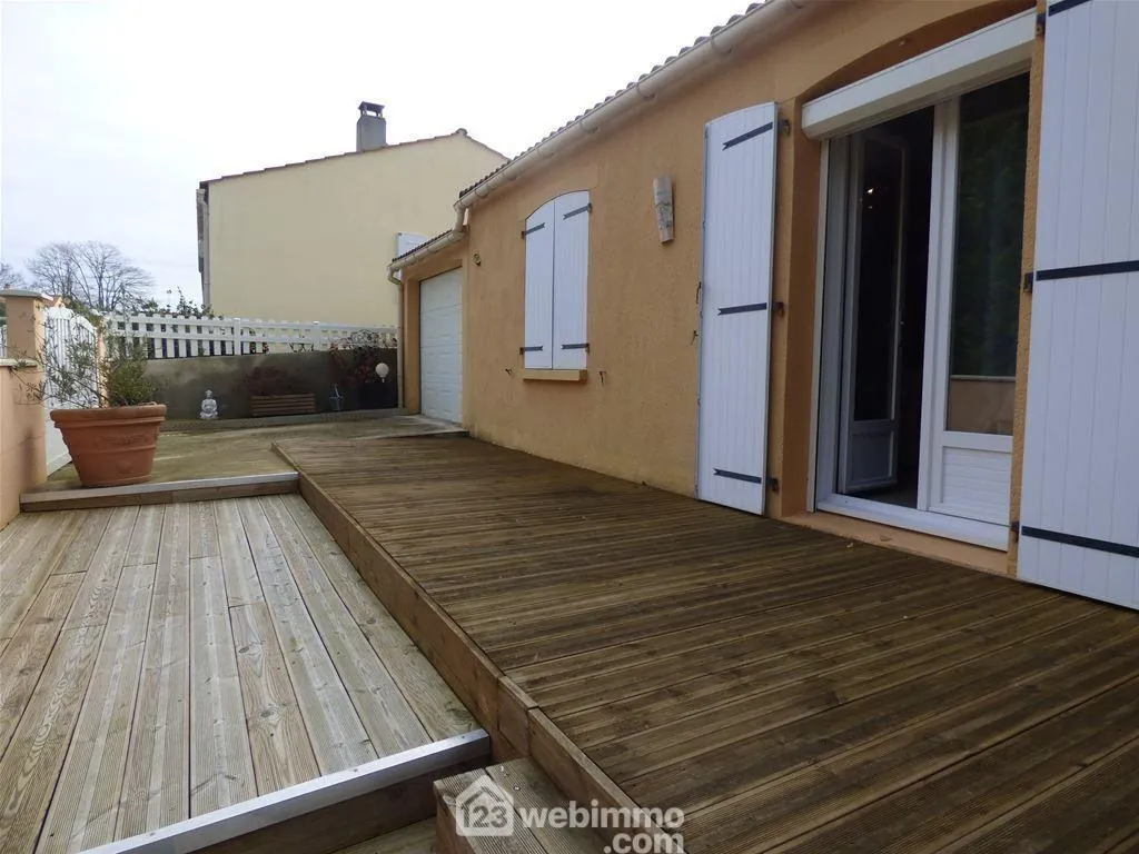 Maison de plain-pied lumineuse de 79 m² à Poiroux avec jardin 