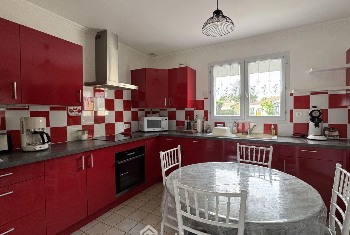 Maison de plain-pied lumineuse de 79 m² à Poiroux avec jardin 