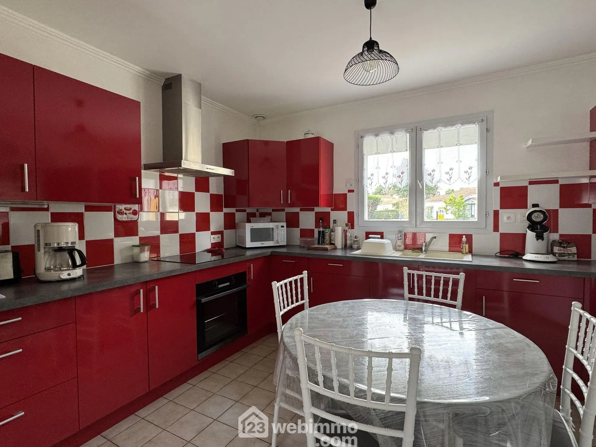 Maison de plain-pied lumineuse de 79 m² à Poiroux avec jardin 