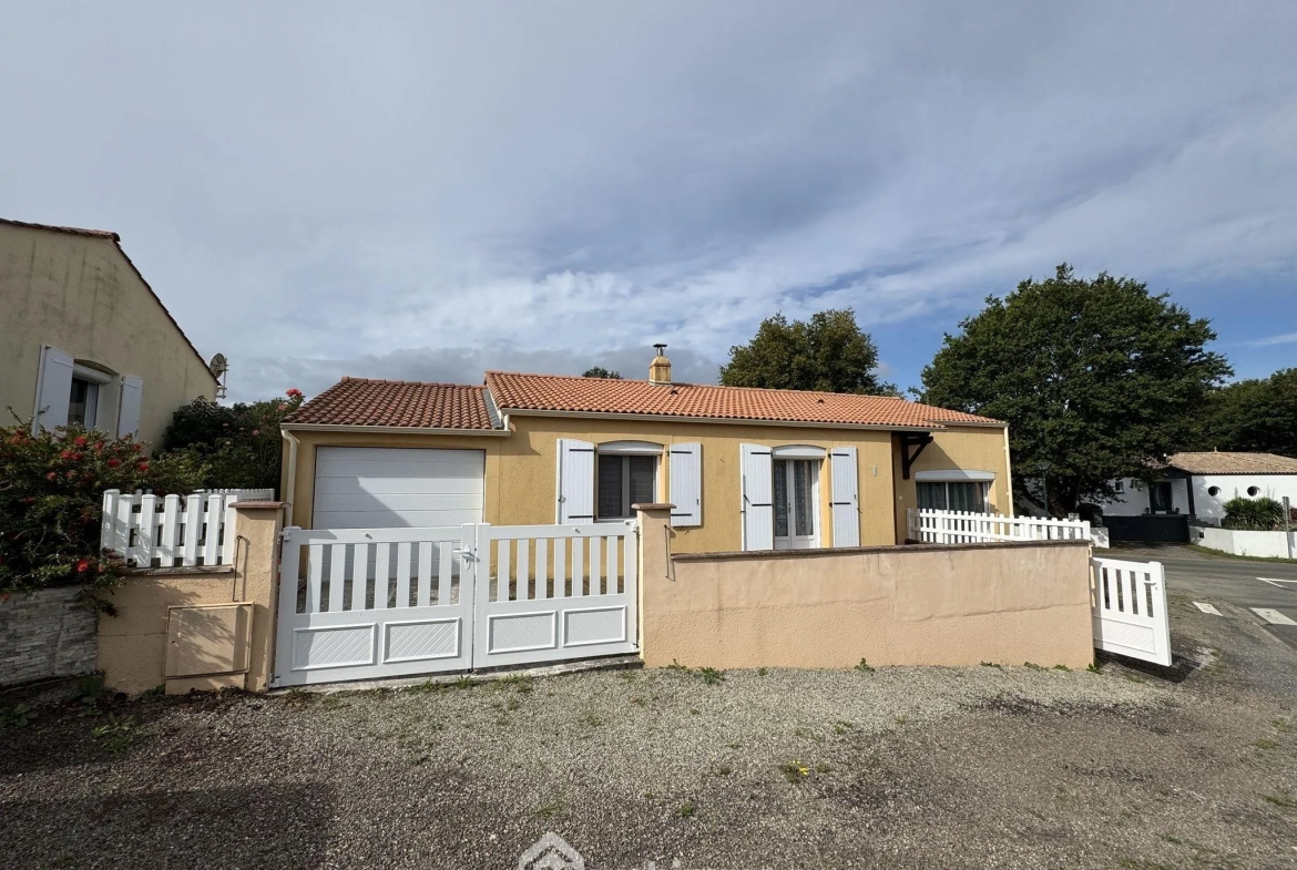 Maison de plain-pied lumineuse de 79 m² à Poiroux avec jardin 
