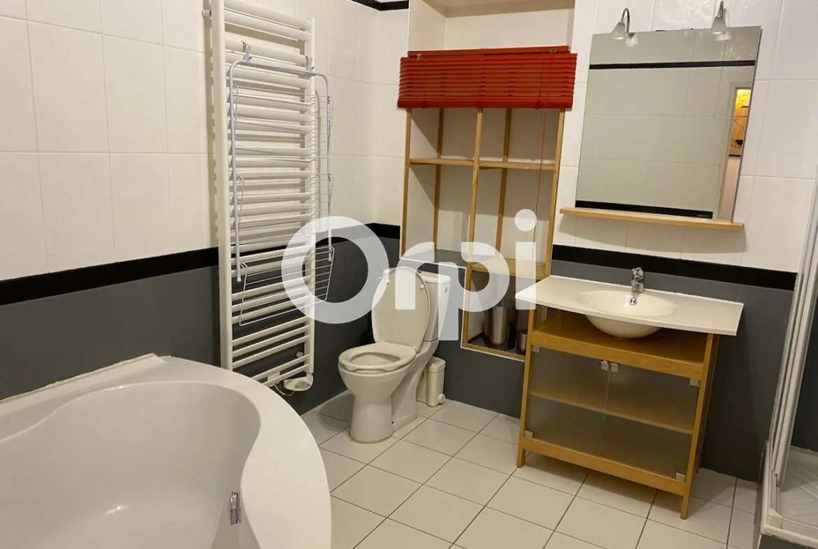 Appartement T2 rénové en hyper centre de Pau - Investissement ou résidence 