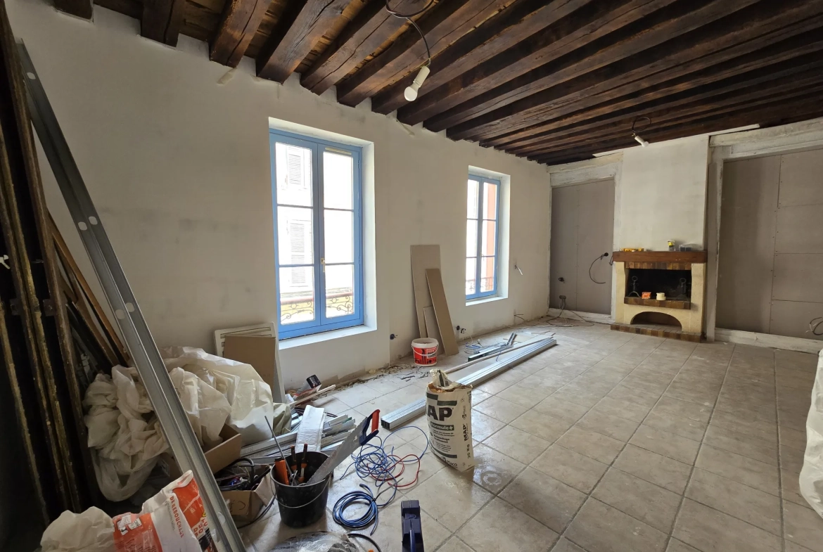 Appartement de 2 pièces à vendre en centre-ville d'Auxerre, proche du théâtre 