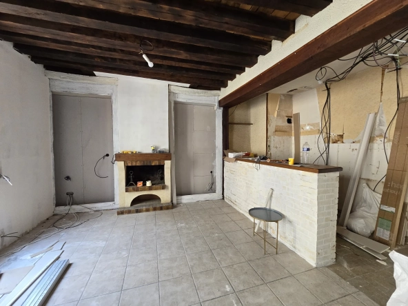 Appartement de 2 pièces à vendre en centre-ville d'Auxerre, proche du théâtre