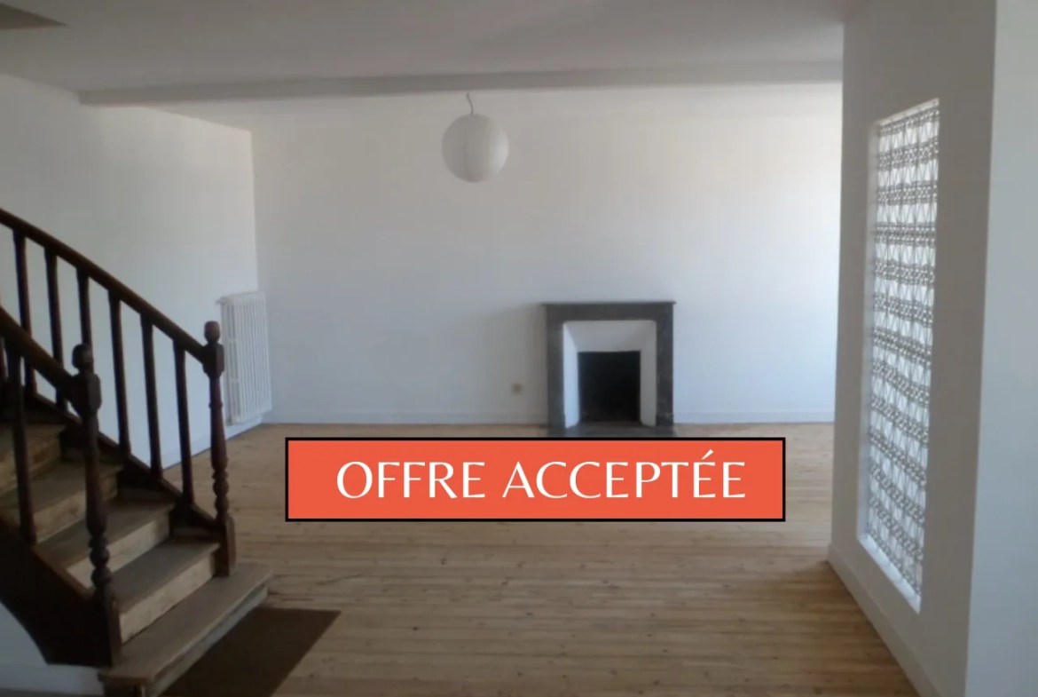 Maison rénovée à Pouzauges avec cour et patio, idéal investissement ou premier achat 