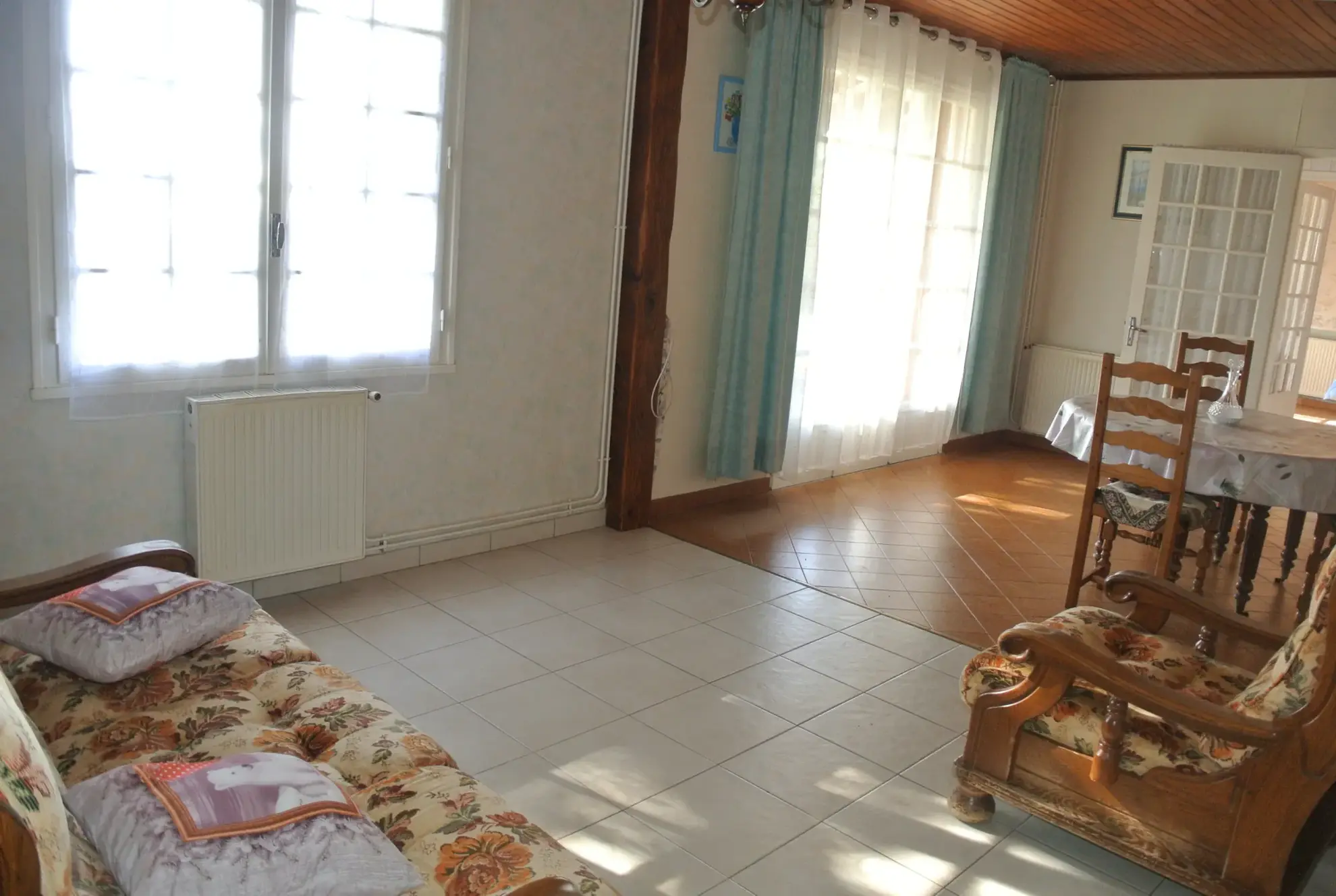 Ensemble immobilier avec deux maisons et 6 chambres à Mauvezin-sur-Gupie 
