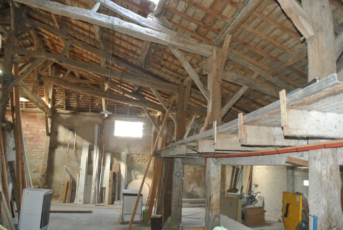 Ensemble immobilier avec deux maisons et 6 chambres à Mauvezin-sur-Gupie 