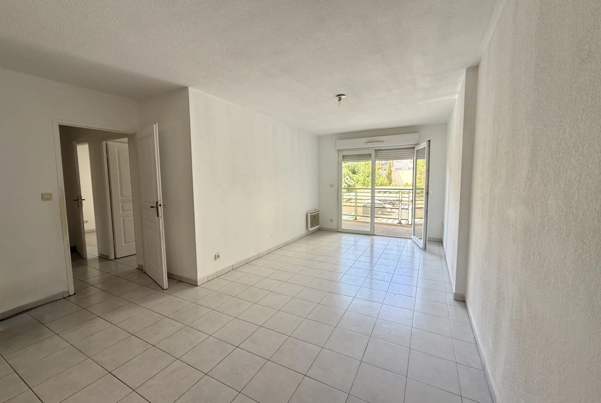 Appartement T3 de 61 m² avec terrasse et double box à Sète 