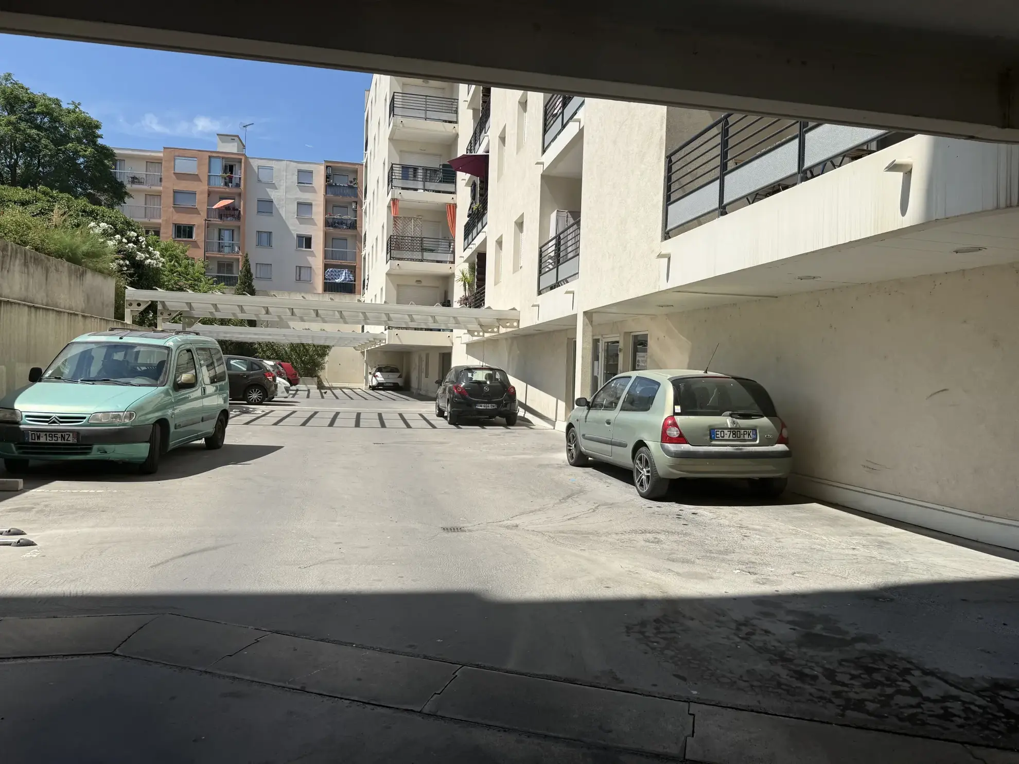 Appartement T3 de 61 m² avec terrasse et double box à Sète 