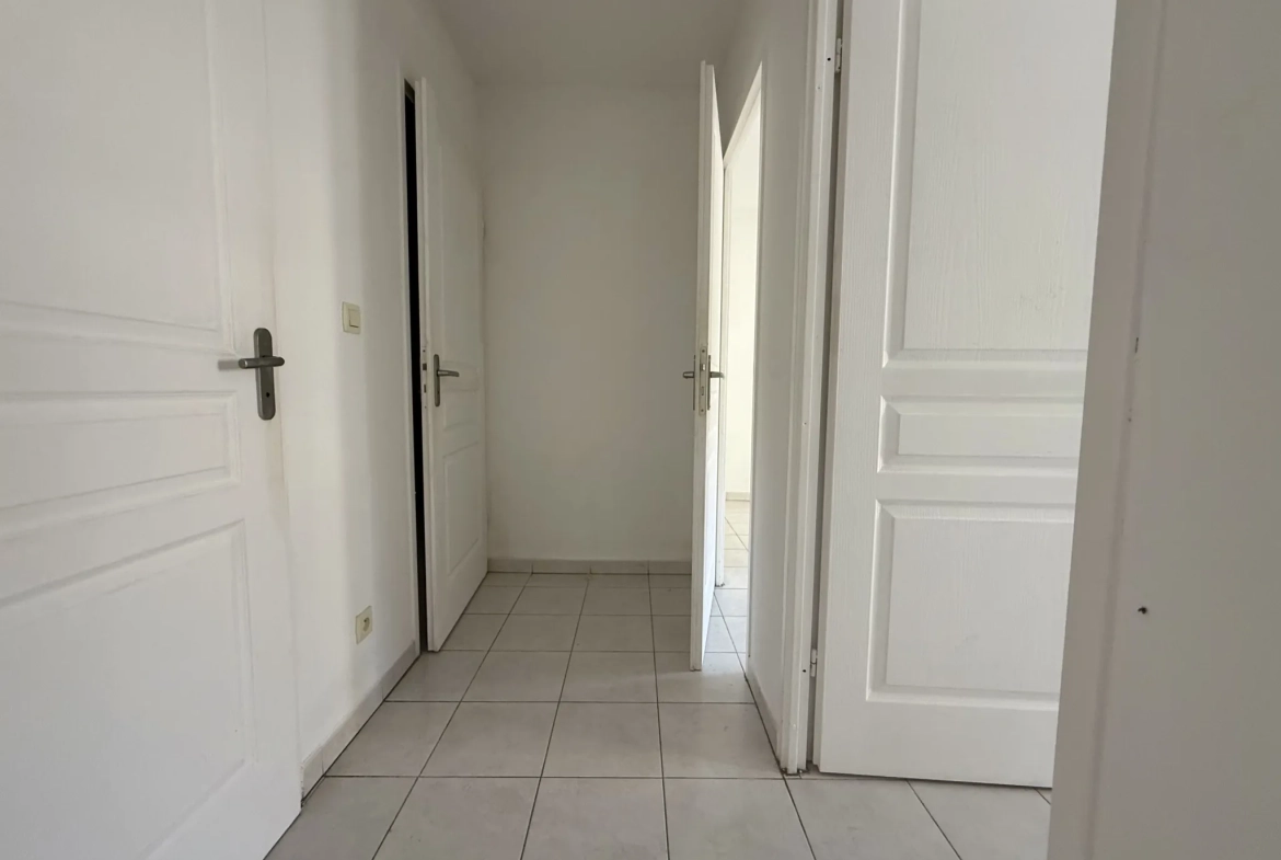 Appartement T3 de 61 m² avec terrasse et double box à Sète 